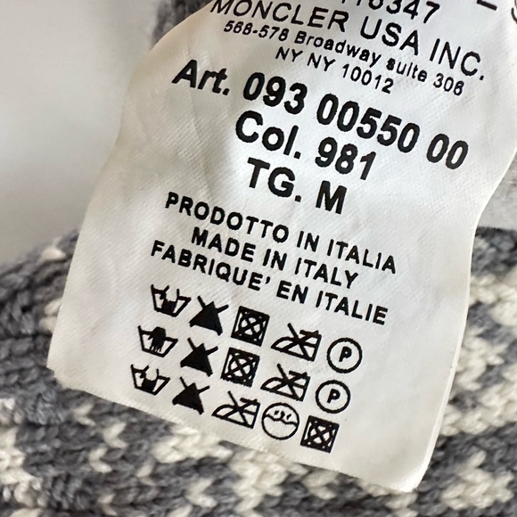 Moncler Medium Grey Knitted Gloves Mittens - Picture 6 of 6